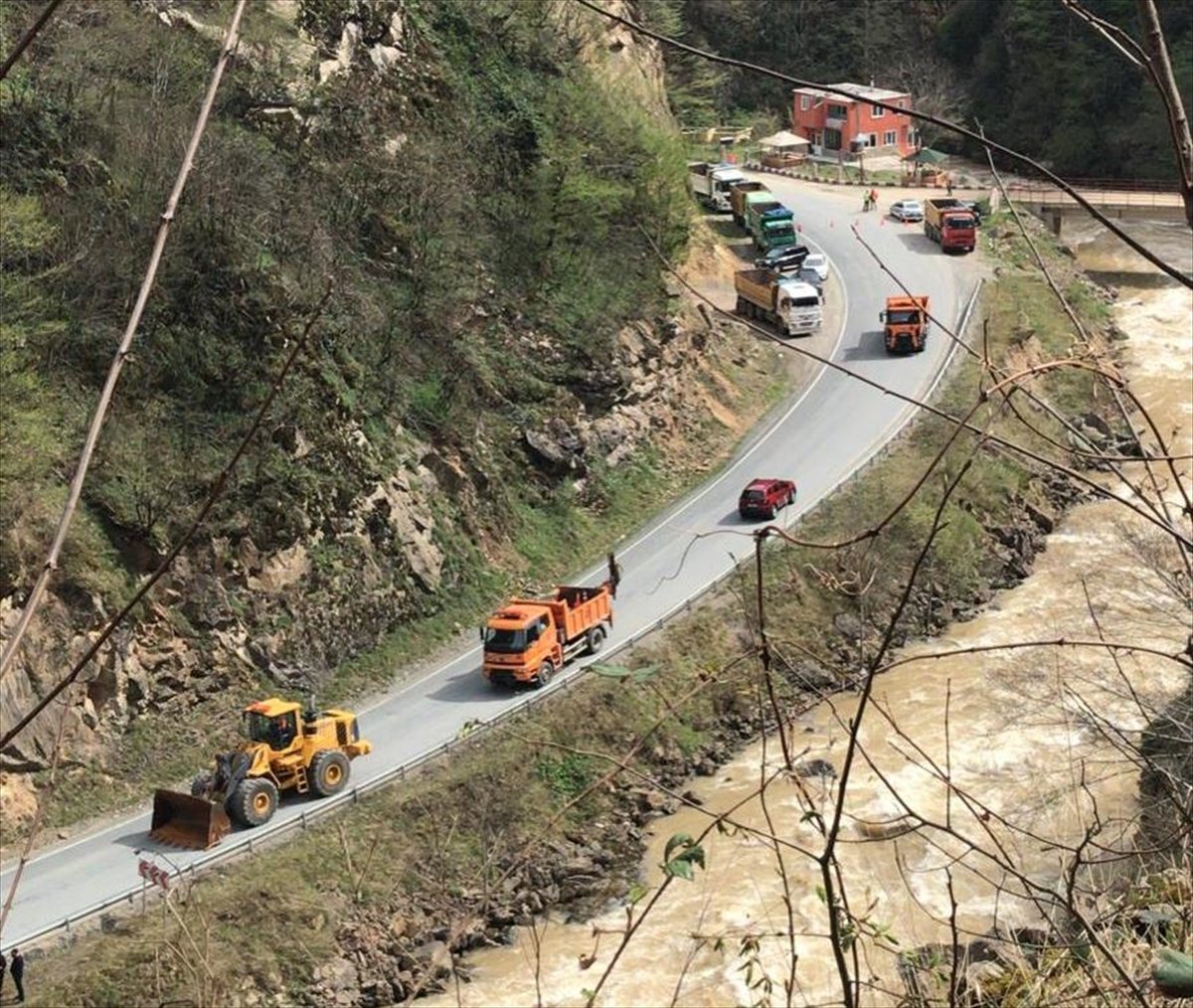 Giresun’da Bulancak - Kovanlık yolunda heyelan