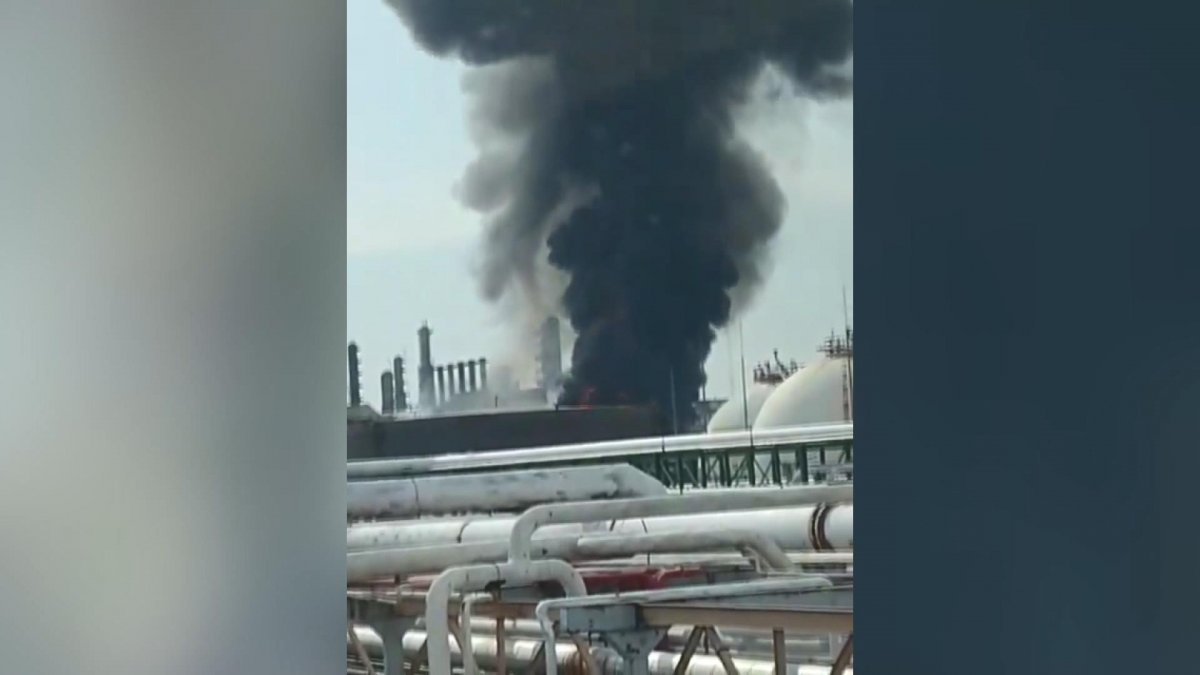 Explosion at oil refinery in Mexico #3