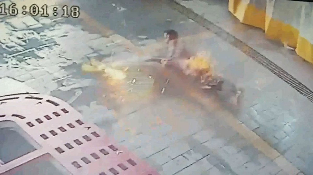 Driver in China caught in flames #1