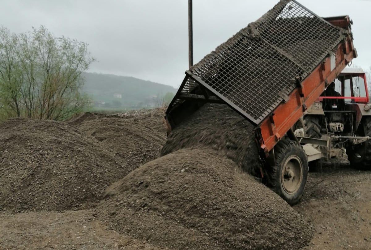 Samsun'da ımak yatağından kaçak kum alan şahsa suçüstü