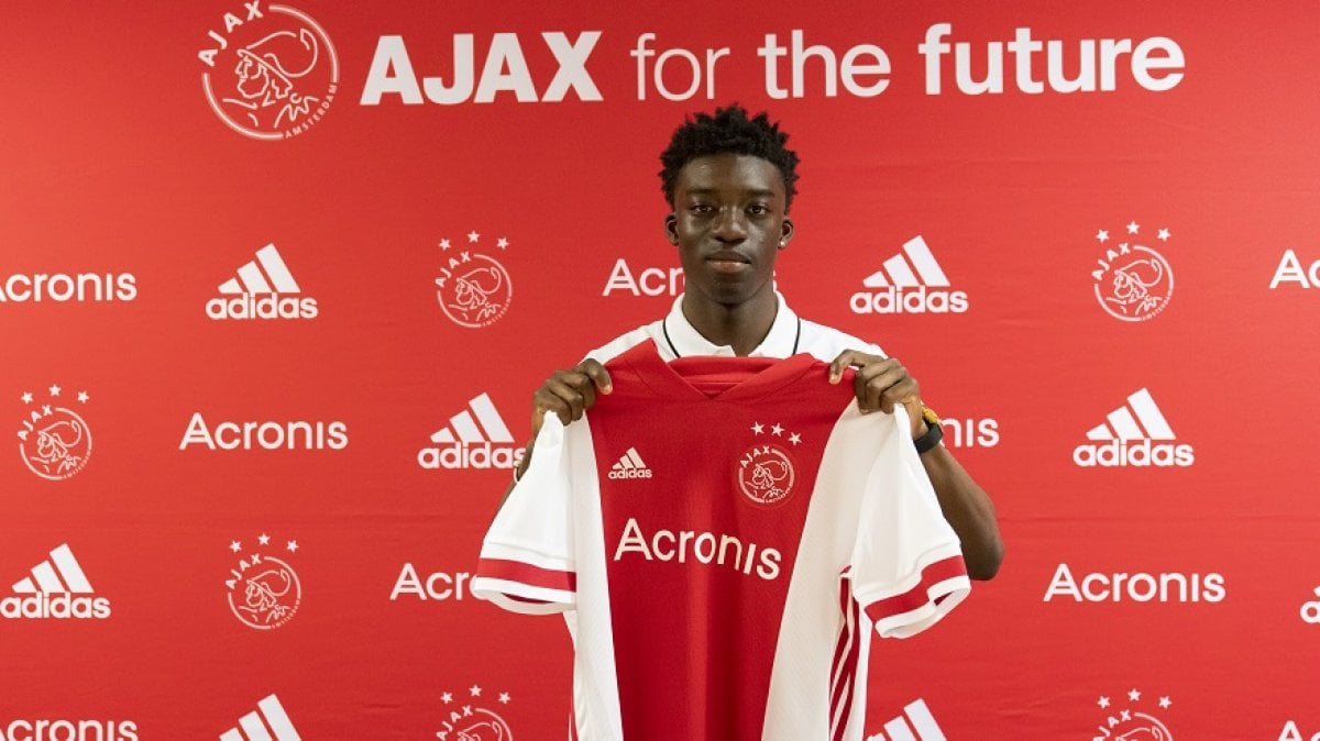 Ajax'tan iki genç transfer