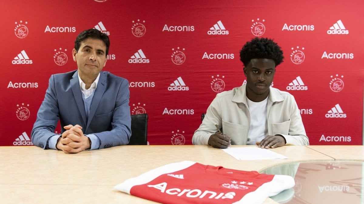 Ajax'tan iki genç transfer