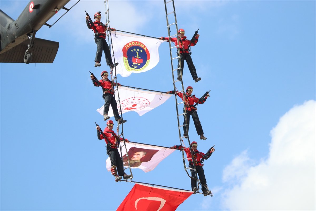 SOLOTÜRK, Şanlıurfa'da gösteri yaptı