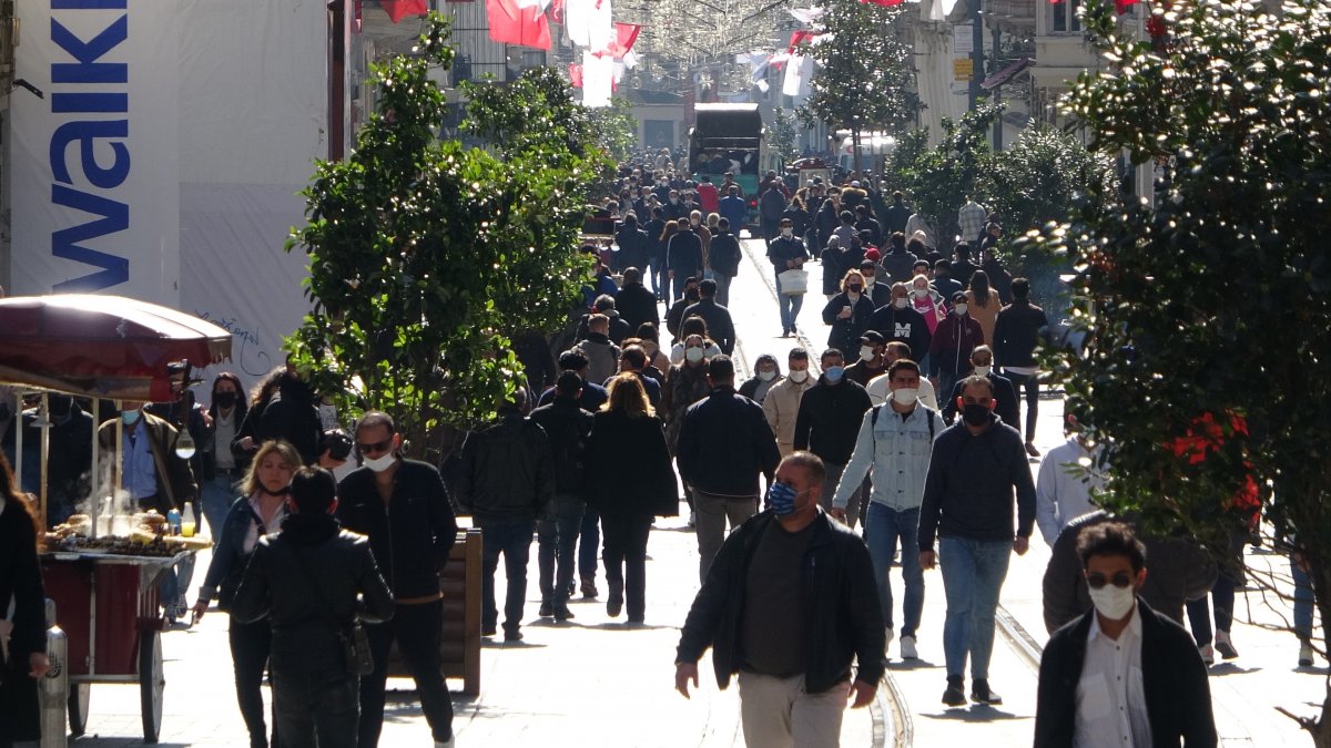 Taksim’de polis ve zabıtadan ortaklaşa denetim