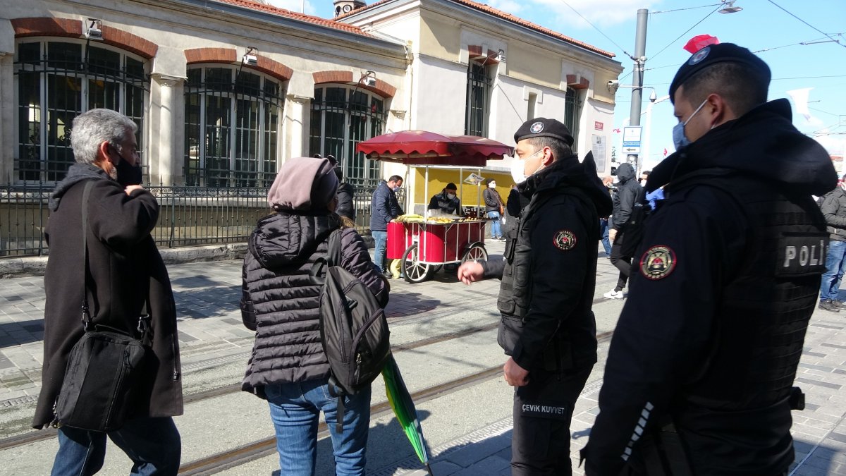 Taksim’de polis ve zabıtadan ortaklaşa denetim