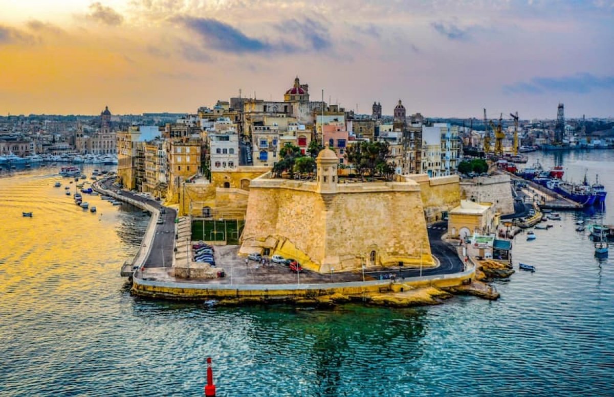 Maltese government to pay tourists to the island #3