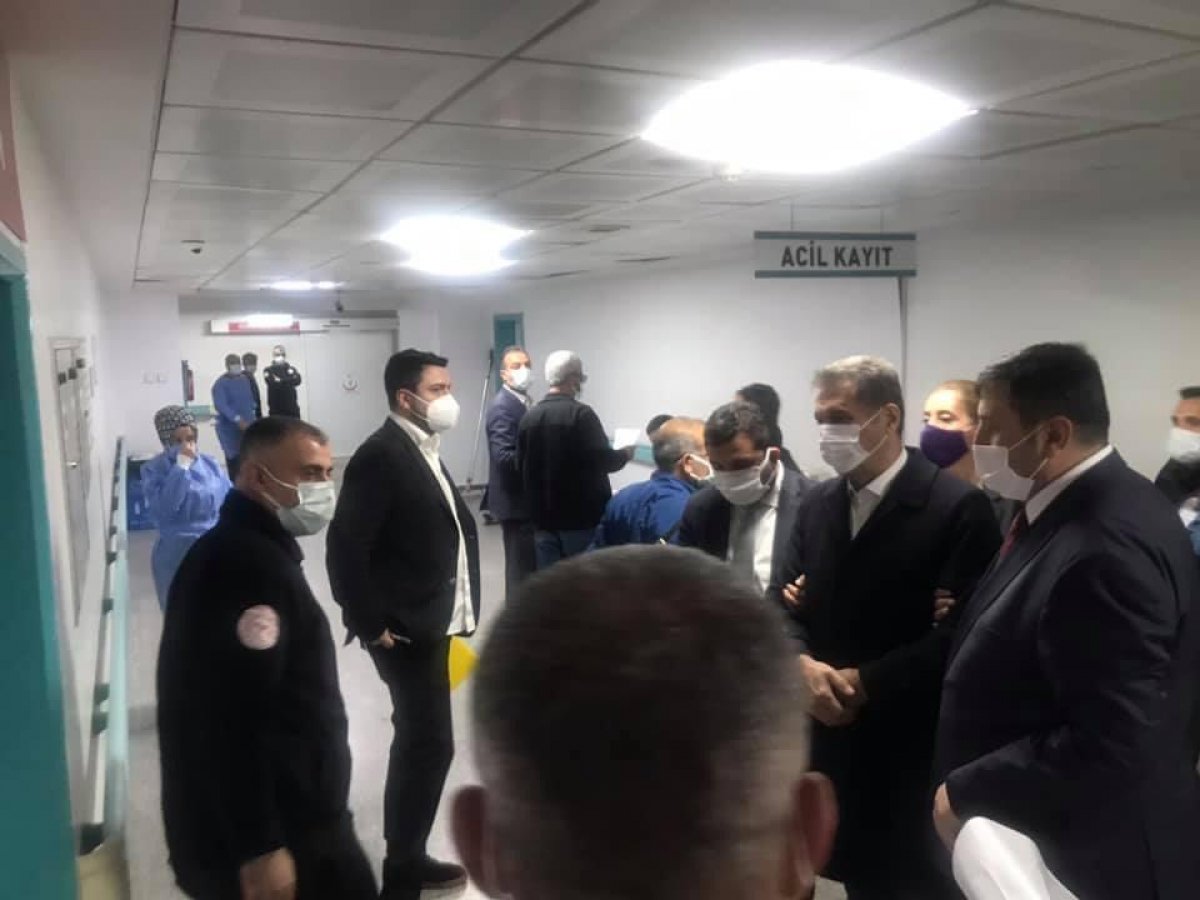 Mustafa Sarıgül, gıda zehirlenmesi nedeniyle hastaneye kaldırıldı #1