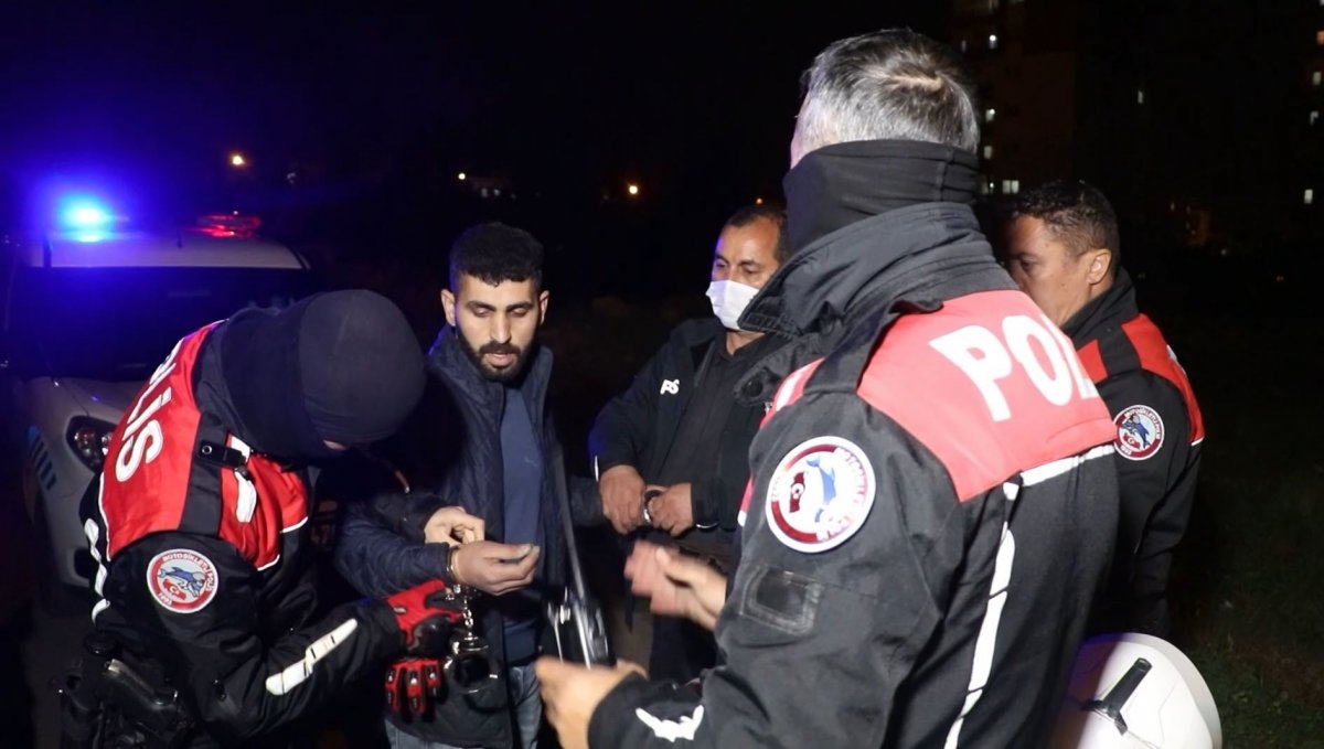 Antalya'da kısıtlamayı ihlal eden gençler ortalığı birbirine kattı