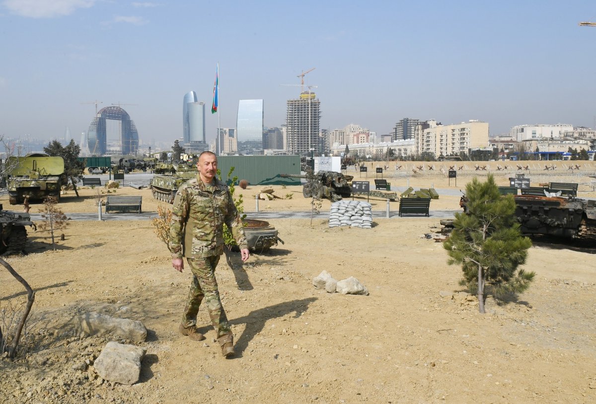 Azerbaycan'da Askeri Ganimet Parkı açıldı