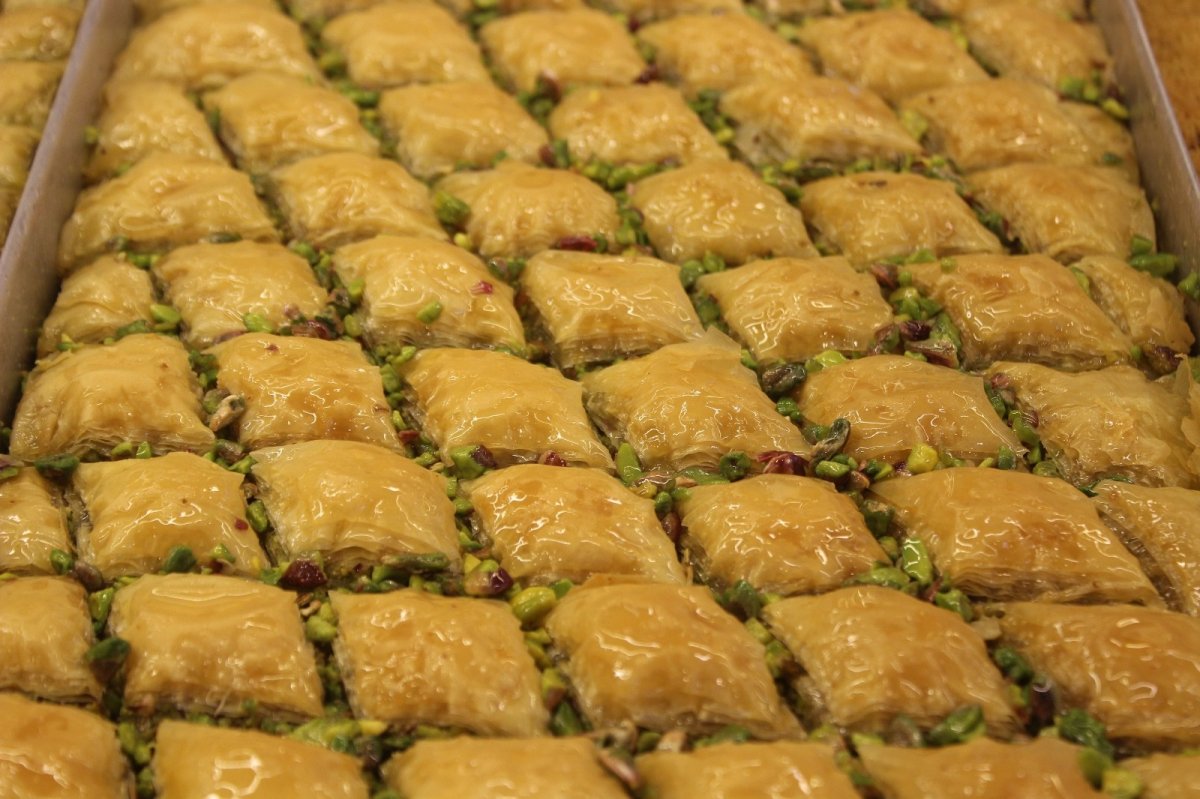 Bursa’da Ramazan öncesi fıstıklı baklavalarda yüzde 50 indirim