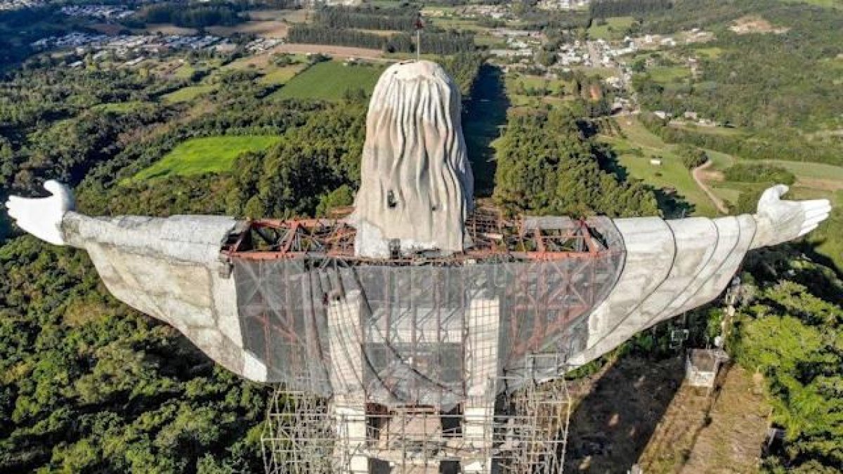 Statue of Christ the Redeemer being made in Brazil #1