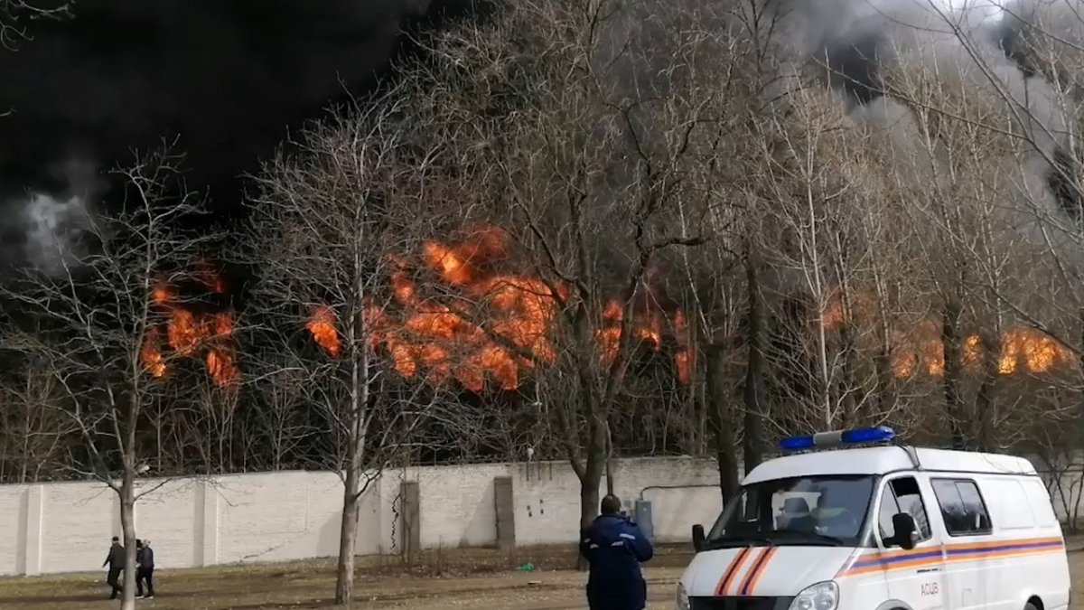 Rusya’da tarihi fabrikada büyük yangın: 300 kişi müdahale etti