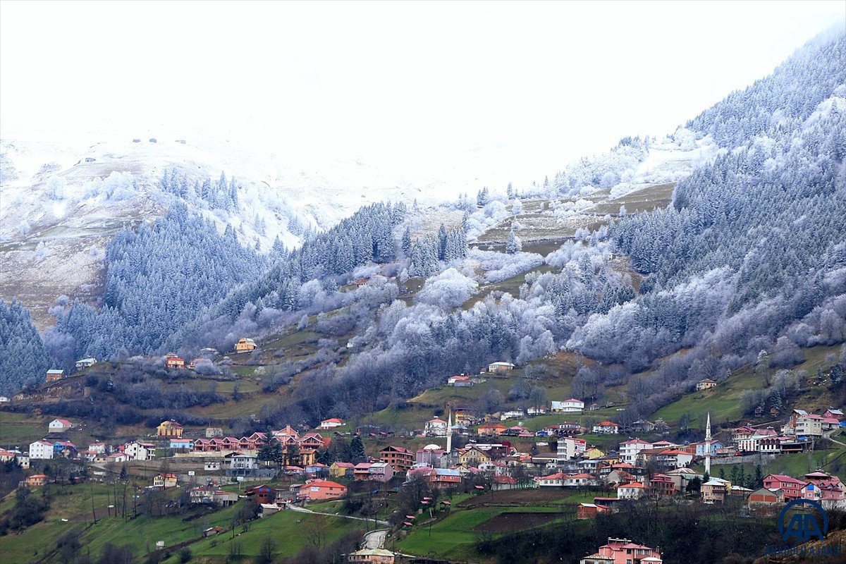 Zigana Dağı'nda iki mevsim bir arada