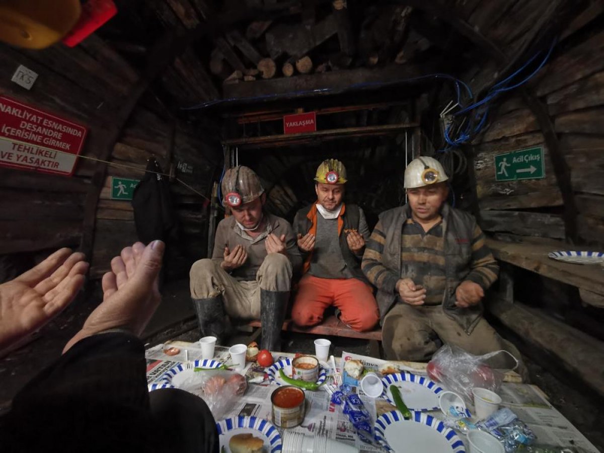 Zonguldaklı madencilerin yer altında ilk sahuru