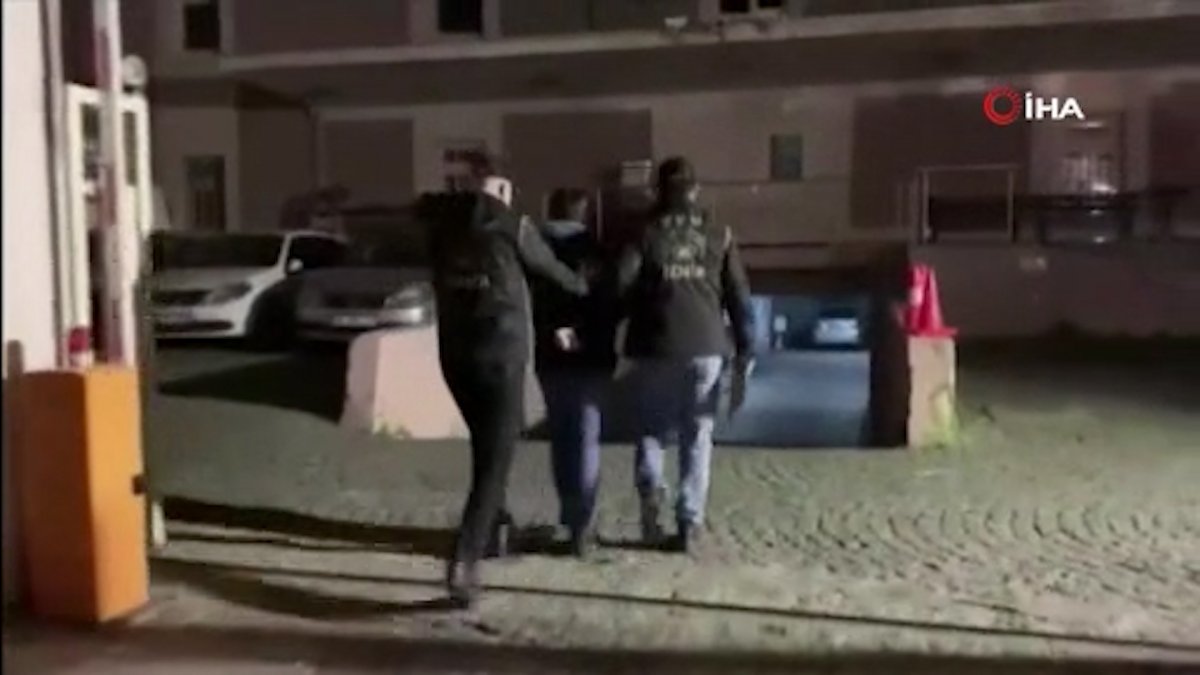 İzmir merkezli 49 ilde FETÖ Operasyonu: 54 şüpheli gözaltında