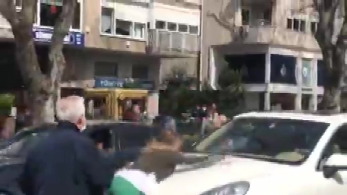 Bunalıma giren genç kadın Bağdat Caddesi'ni birbirine kattı