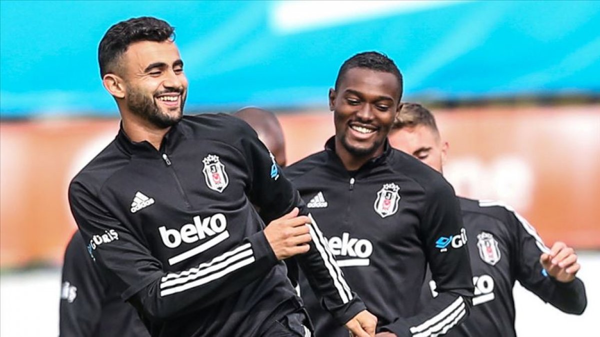 Ghezzal: Beşiktaş'ta devam etmek beni mutlu eder