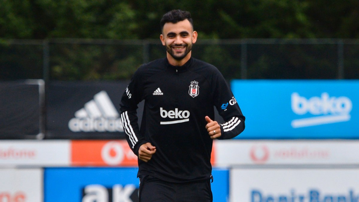 Ghezzal: Beşiktaş'ta devam etmek beni mutlu eder