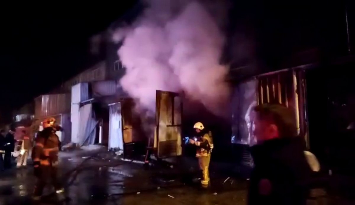 Bursa’daki mobilya fabrikasında çıkan yangın 1 saatte söndürüldü