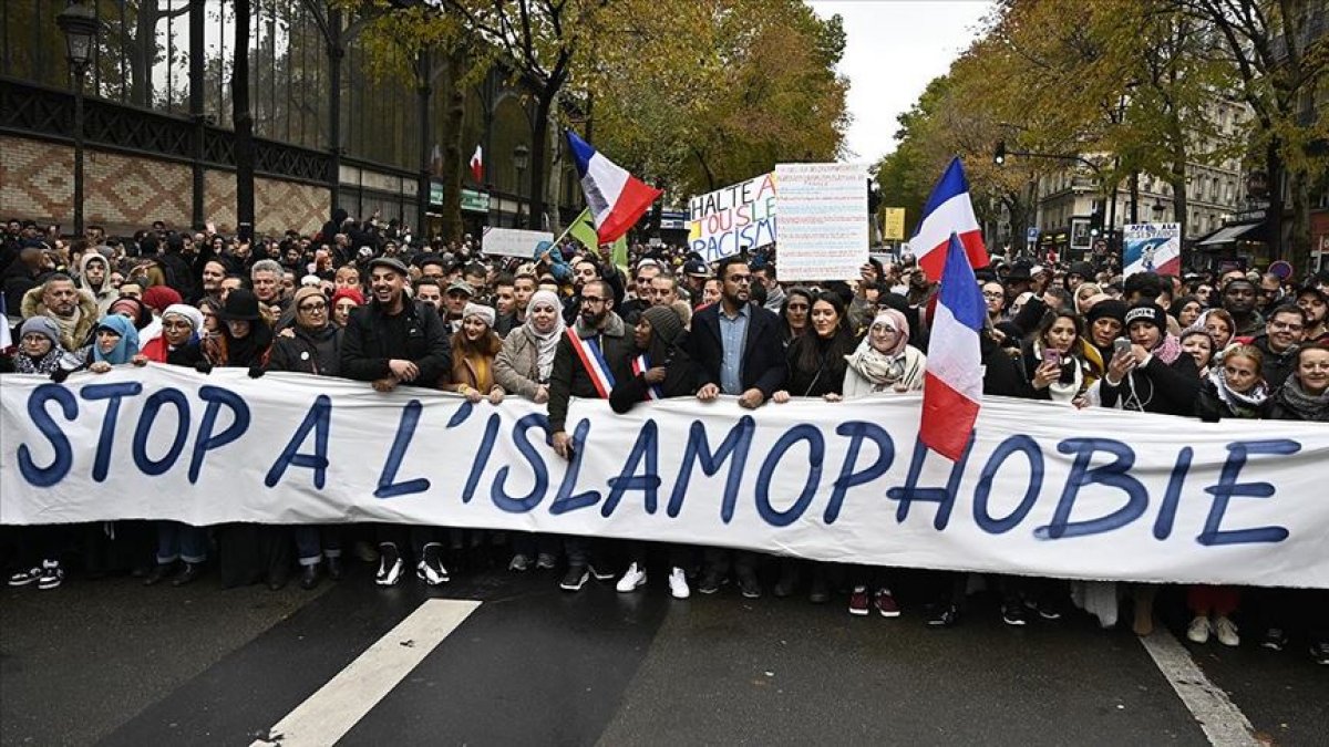 France expands ban on Muslims #9