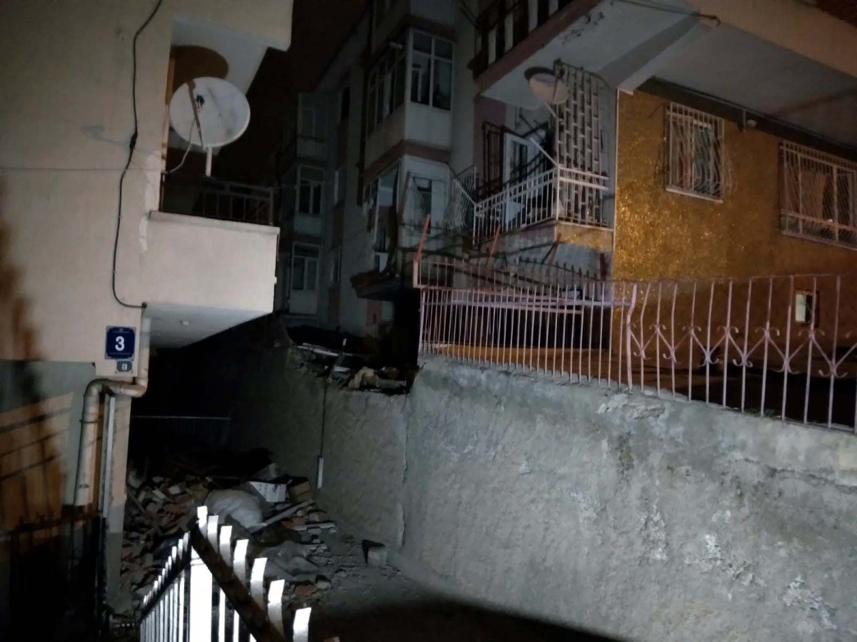 Ankara'da iki katlı binanın kömürlüğünde patlama oldu