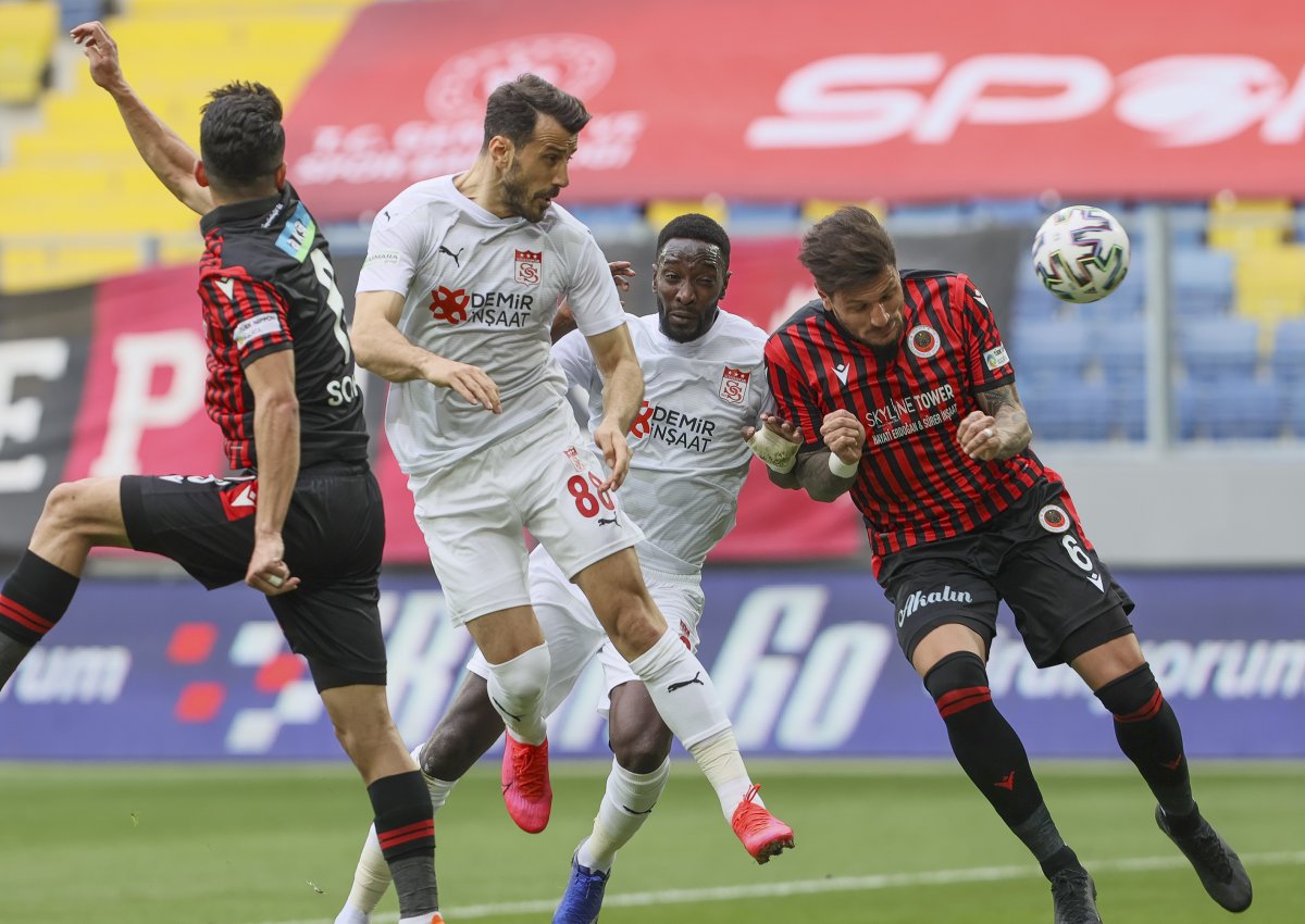 Sivasspor 2-0 geriden gelip Gençlerbirliği'ni 3-2 yendi