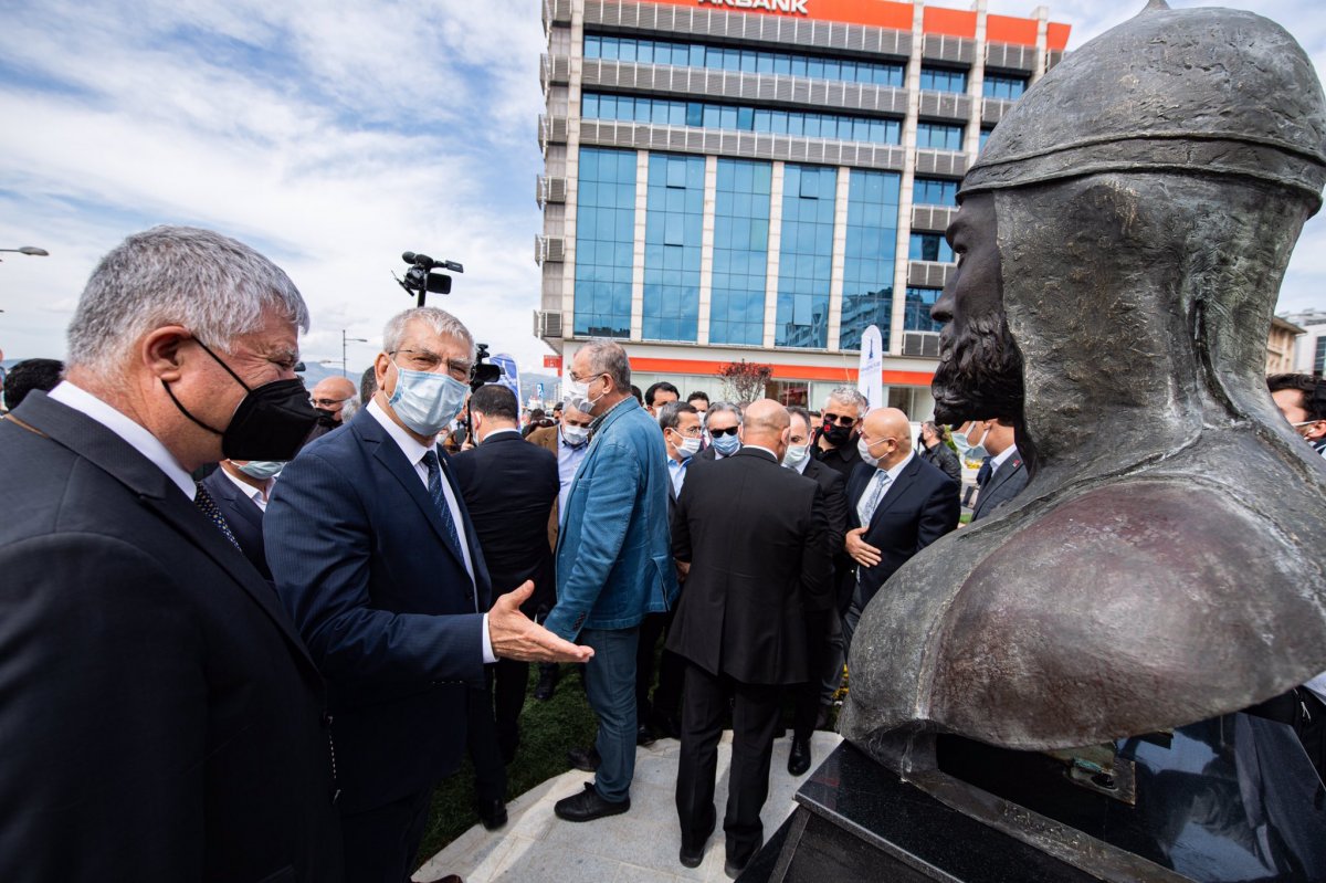 İzmir Büyükşehir Belediyesi nin heykel sayım ihalesi sonuçlandı #1
