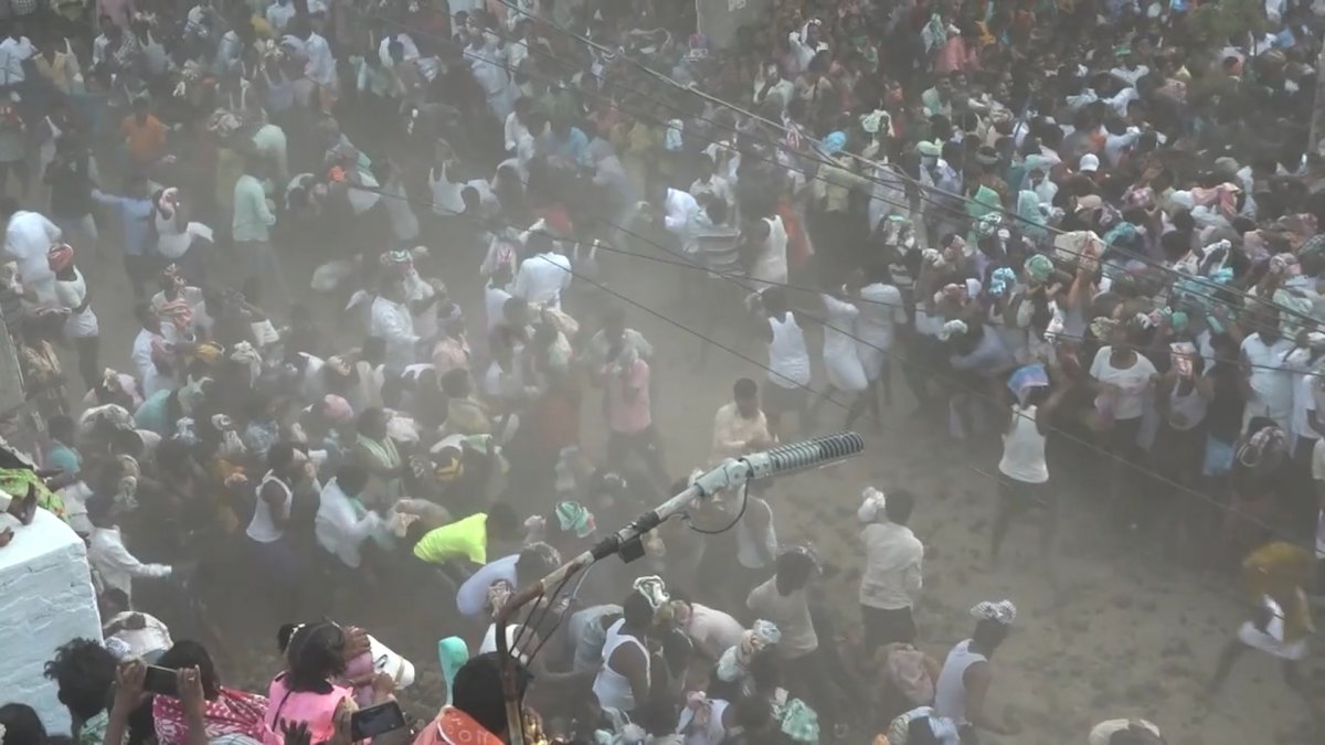 People threw cow dung at each other in India #1