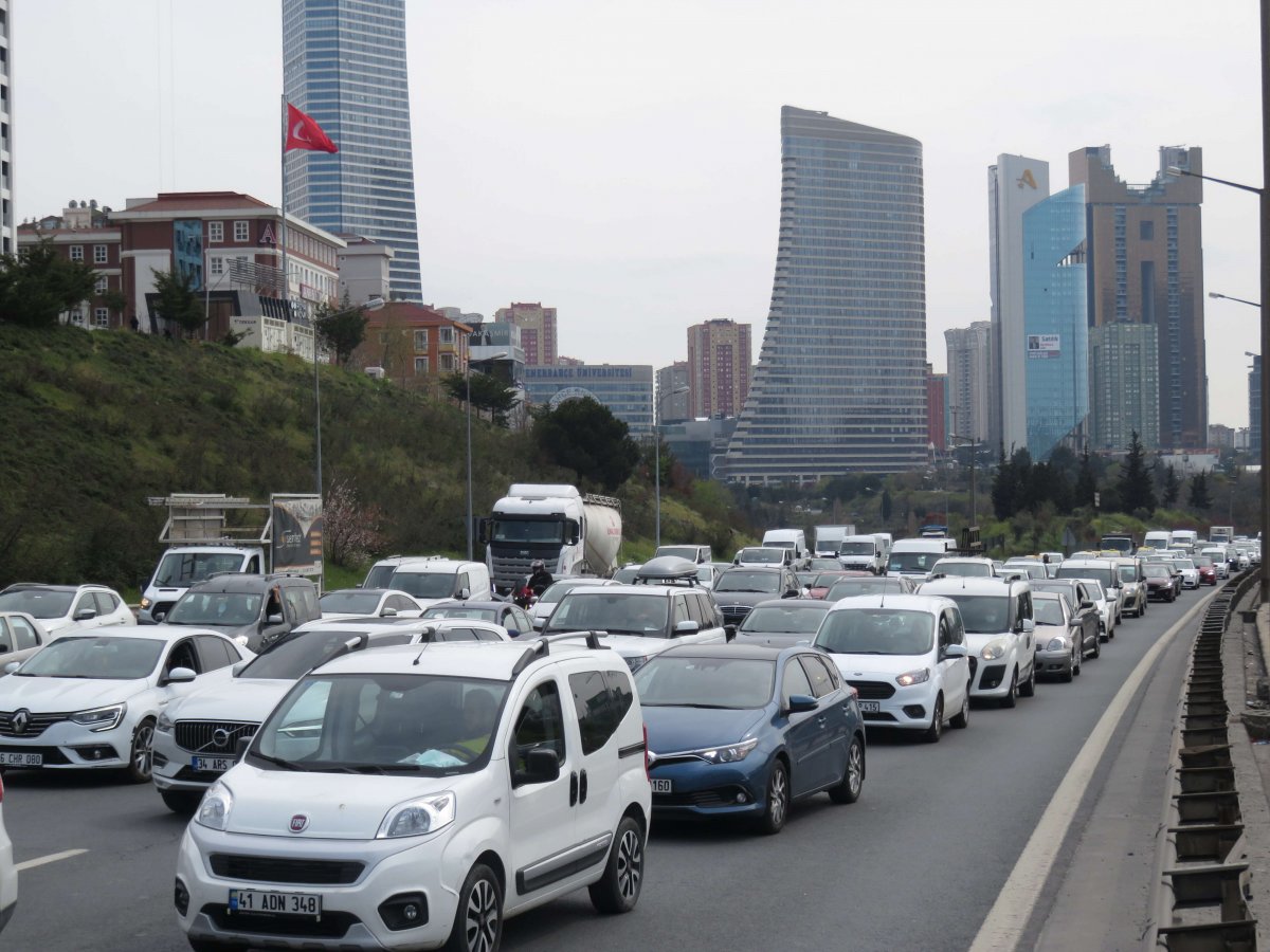 TEM’de motosiklet kazası: 1 ölü