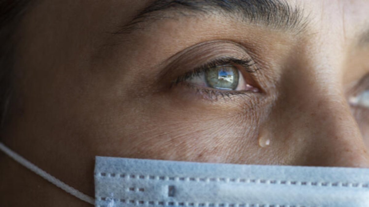 Is severe eye pain a symptom of coronavirus? It can also be transmitted