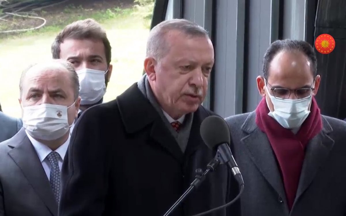 Cumhurbaşkanı Erdoğan, Turgut Özal'ın kabri başında Kur'an okudu