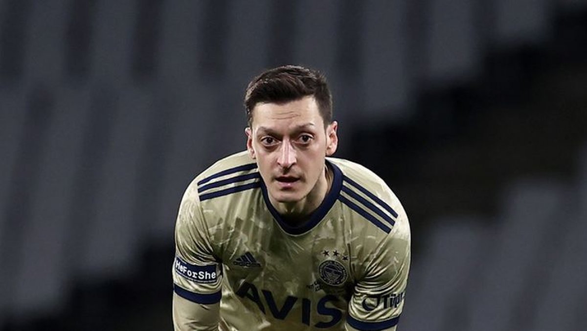 Fenerbahçe, kadroyu Mesut'un üzerine kurguluyor