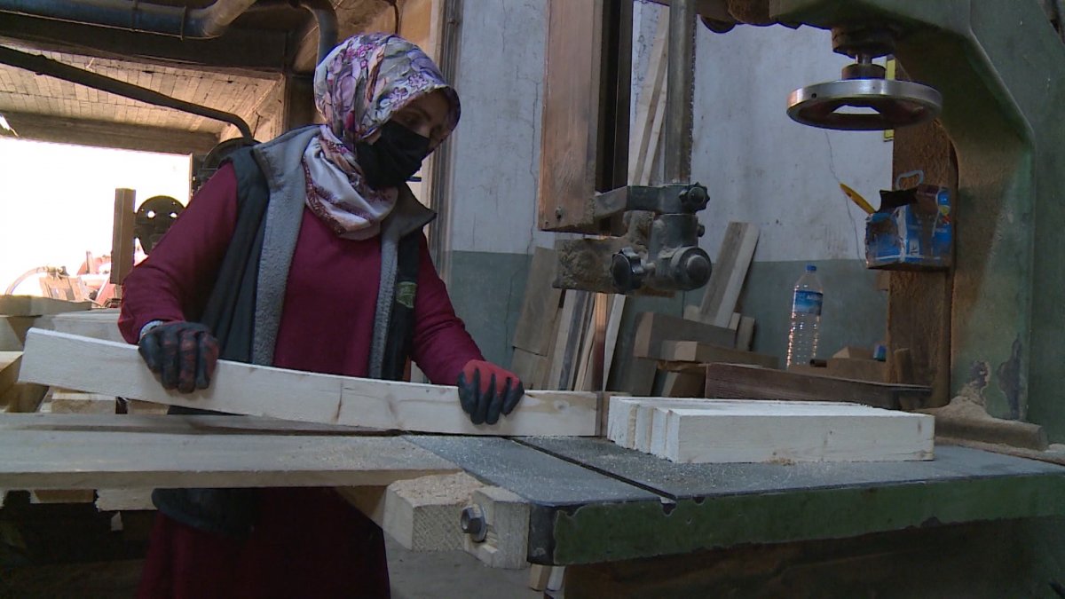 Rize de şansını deneyen kadın, 9 yıldır marangozluk yapıyor #1