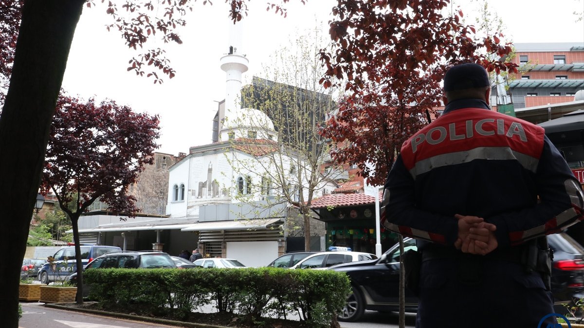 5 injured in knife attack at mosque in Albania Kimdeyir