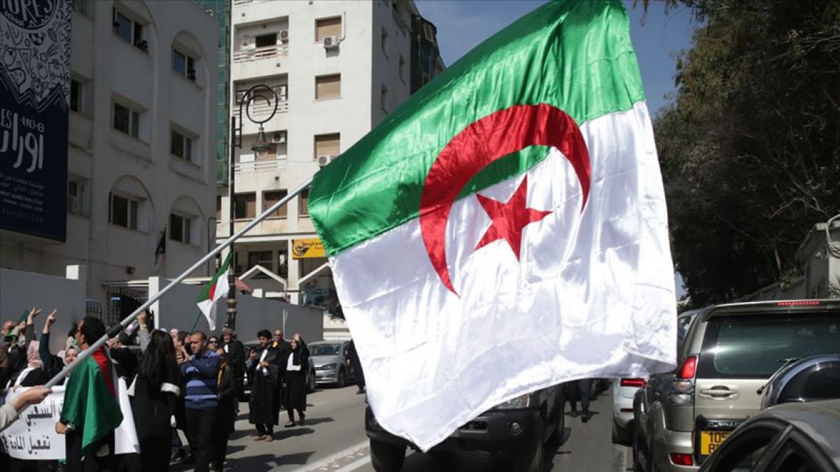 President Advisor Abdelmadjid Chikhi : France spread ignorance in Algeria