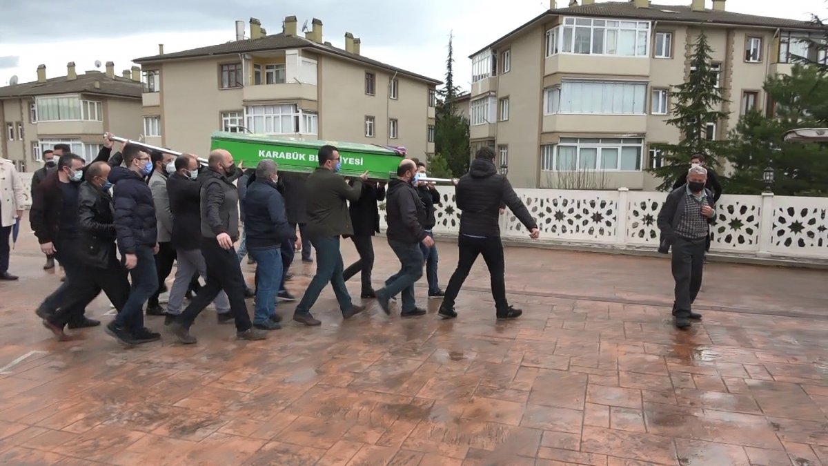 Karabük'te koronavirüse yenik düşen genç öğretmen toprağa verildi