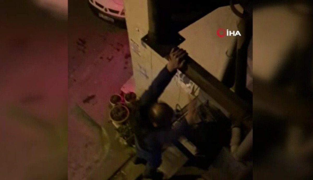 Beyoğlu’nda polis baskınından kaçmak için camdan atlamaya kalktı