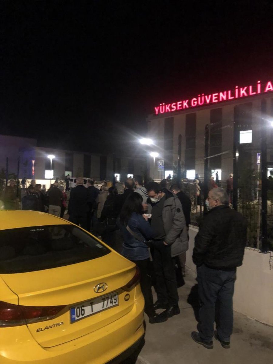 Ankara da iftar sonrası, 55 yaş üstü aşı sırasına girdi #3