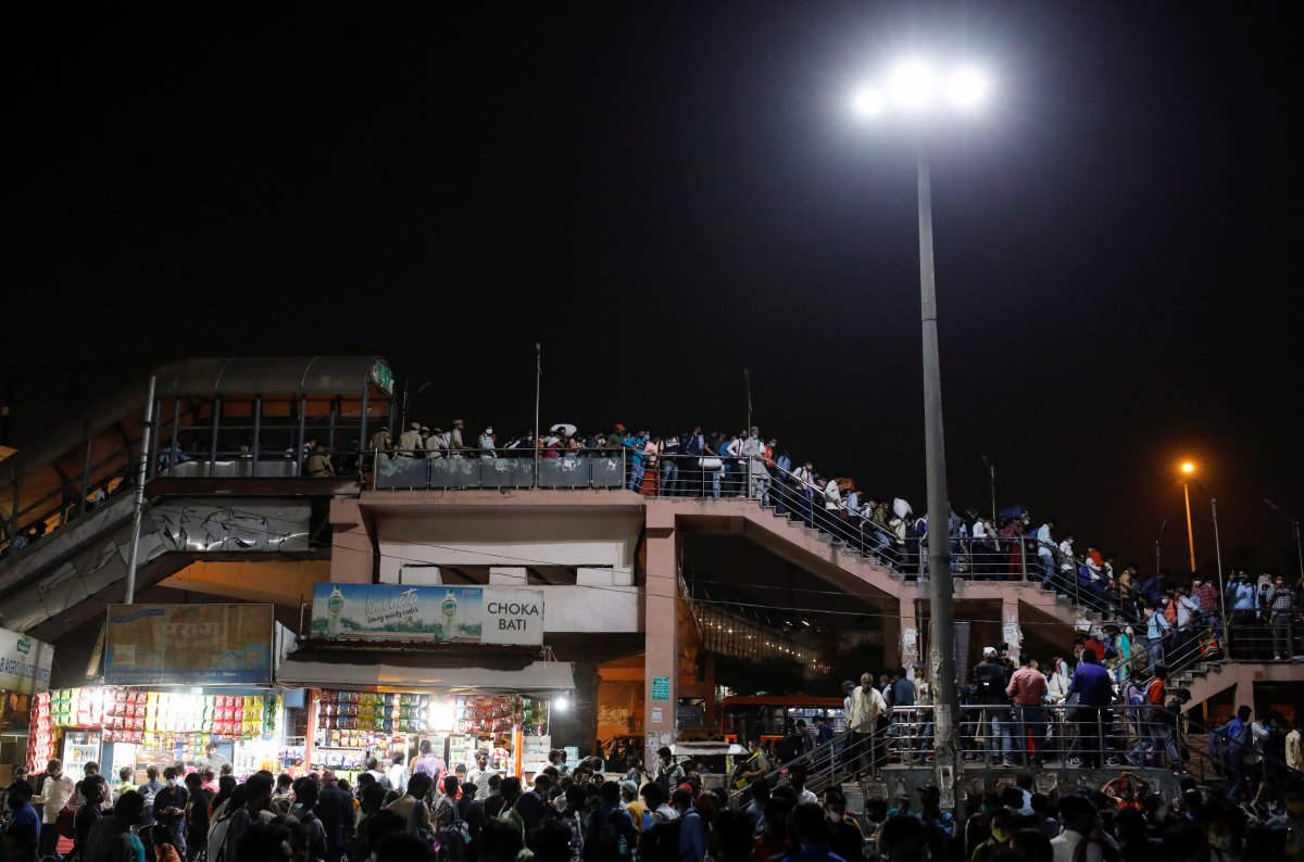 Indians flock to bus terminals before 6-day closure #2