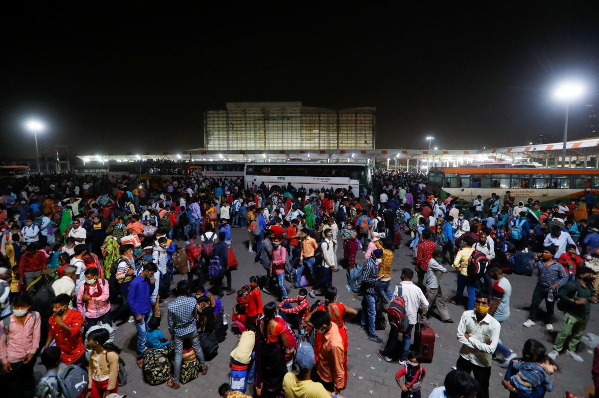 Indians flock to bus terminals before 6-day closure #5