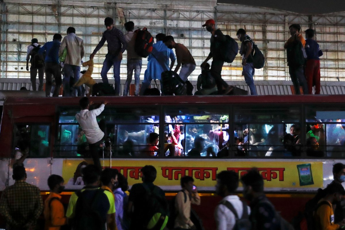 Indians flock to bus terminals before 6-day closure #3