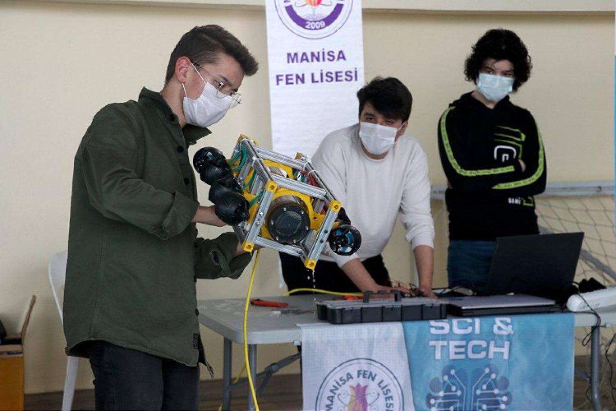 High school students in Manisa developed an unmanned underwater robot #2