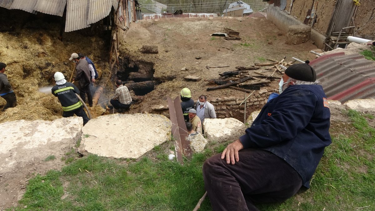 Sivas’ta çıkan yangını film izler gibi izledi