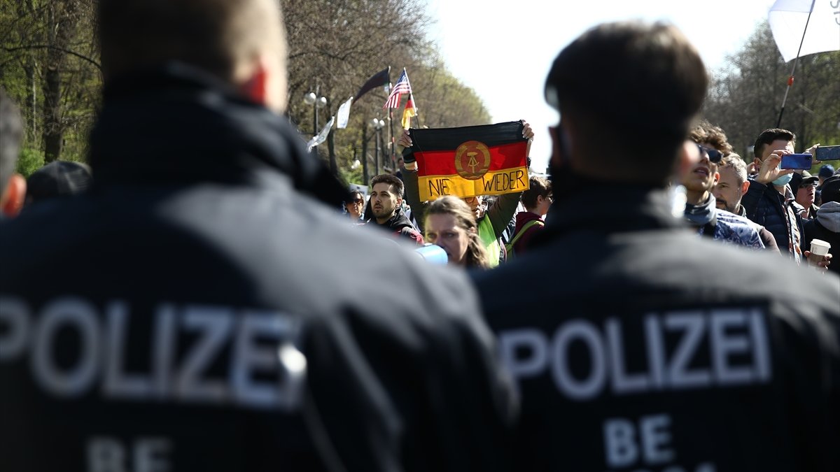 Police intervention in the demonstration against corona policies in Germany