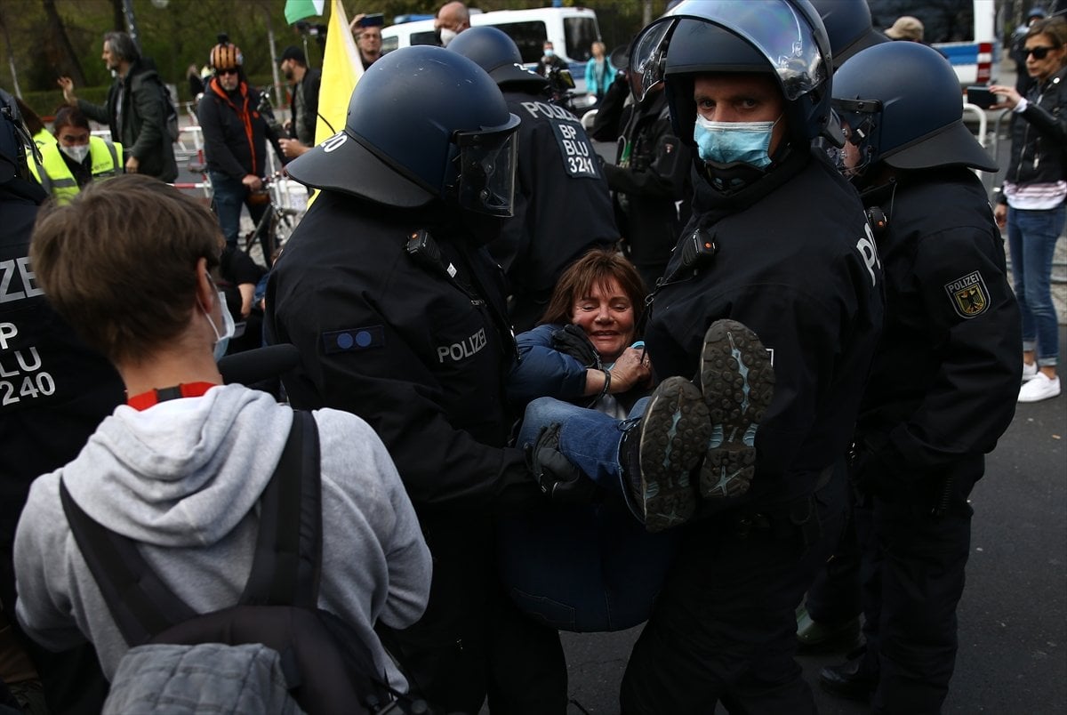 Police intervention in the demonstration against corona policies in Germany #7