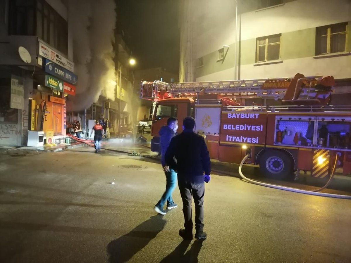 Bayburt'ta elektrikli battaniyeden yangın çıktı