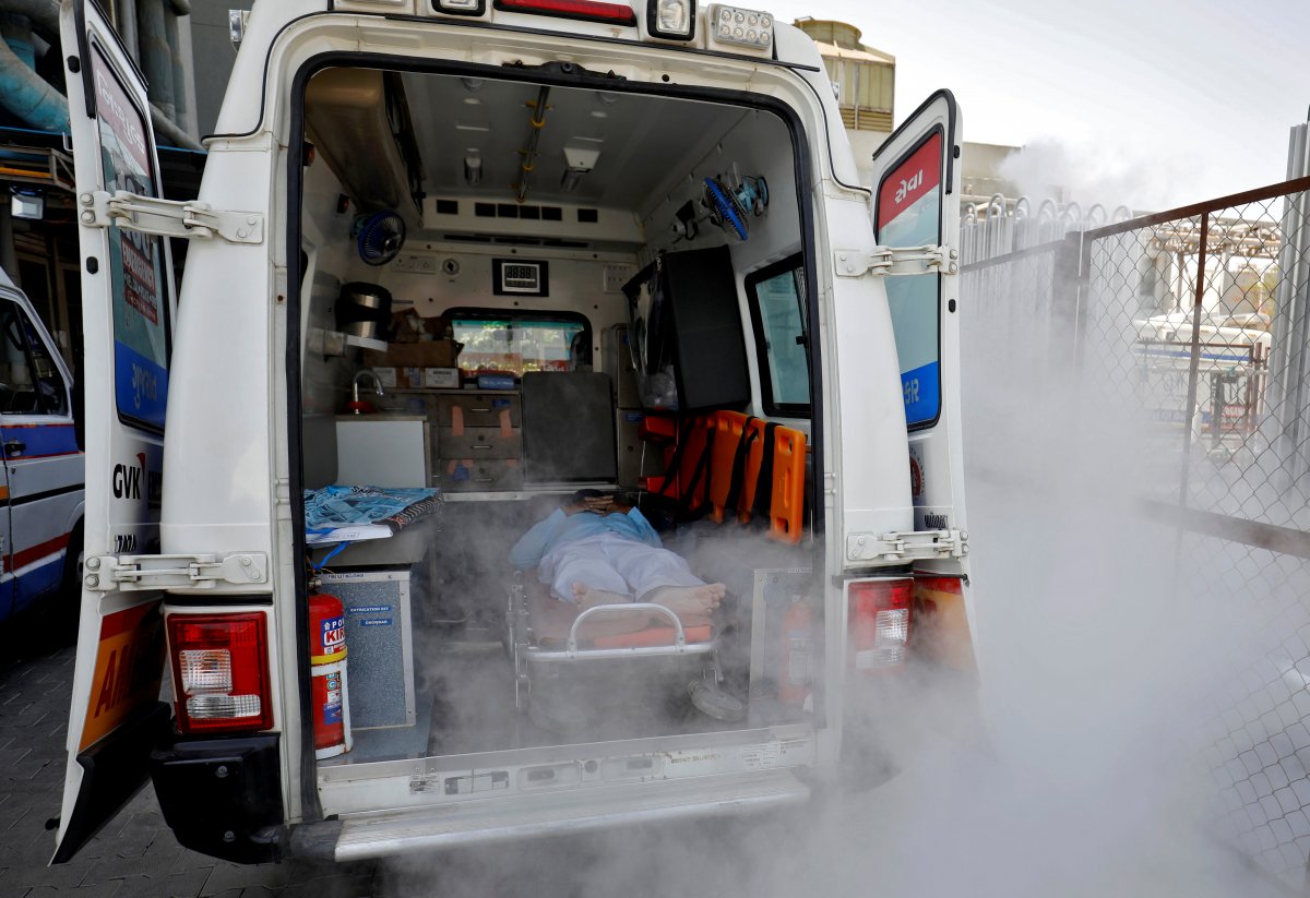 Hindistan da koronavirüslü 22 hasta oksijensiz kalarak can verdi #3