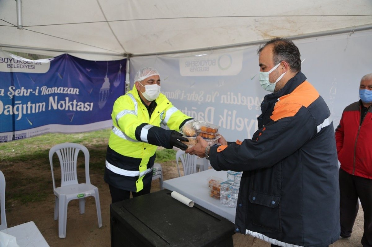 Ordu’da iftara yetişemeyen sürücüler için stant kuruldu