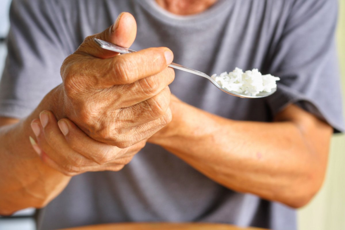 Parkinson hastalığının dikkat edilmesi gereken 23 belirtisi