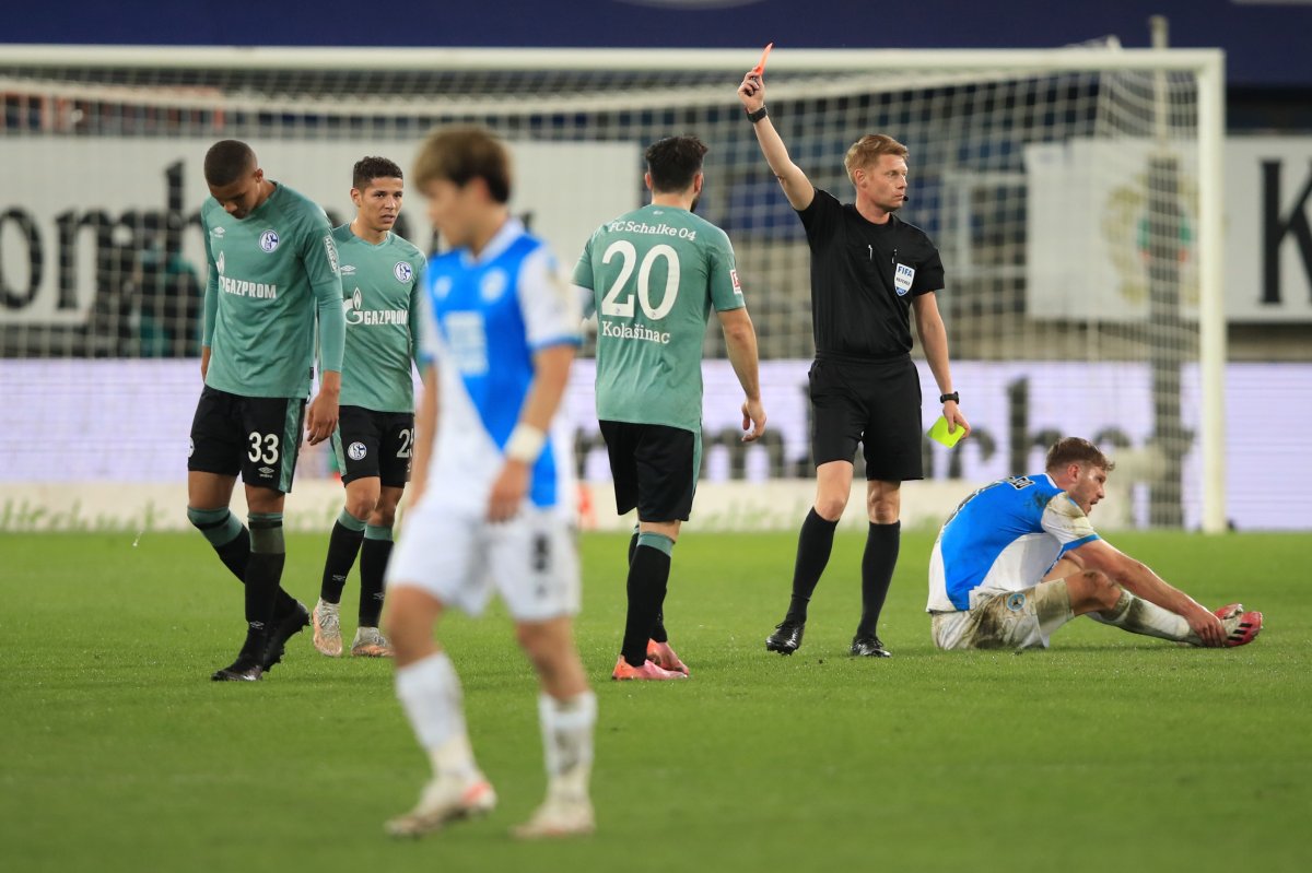 Bundesliga'da Schalke, küme düştü